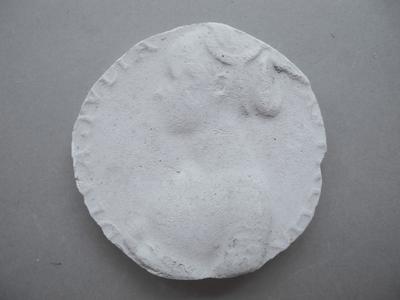 Tirage d'une médaille : buste de Julie Astalia