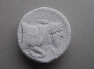 Tirage d'une monnaie : avant-train de taureau androcéphale