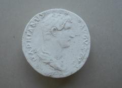 Tirage d'une monnaie : buste de profil d'Hadrien
