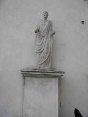 Relief funéraire avec homme en toge