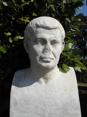 Hermès avec portrait masculin