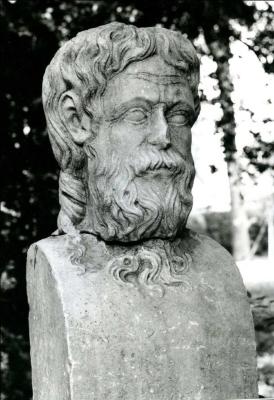 Hermès à tête barbue et aux cheveux longs