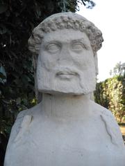 Hermès à tête de divinité archaïsante