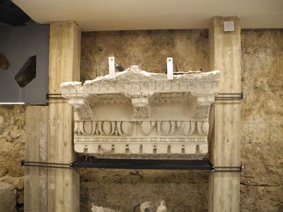 Tirage d'un fragment d'une corniche des colonnes du Forum de Nerva