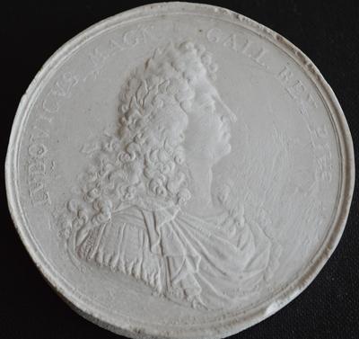 Tirage d'une médaille : buste de Louis XIV