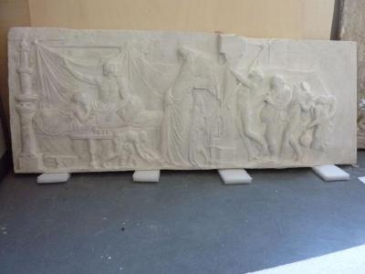 Tirage d'un relief représentant Dionysos en visite chez Icarios